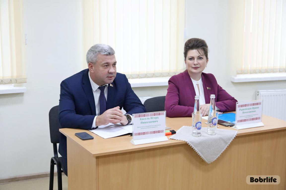 Открытый диалог. В Бобруйске прошла встреча руководства города с молодыми педагогами