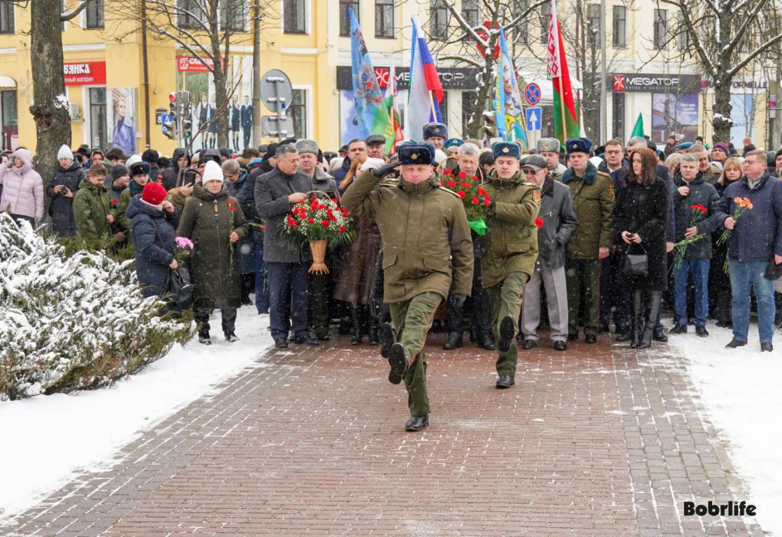 Митинг к 36-й годовщине вывода советских войск из Афганистана в Бобруйске