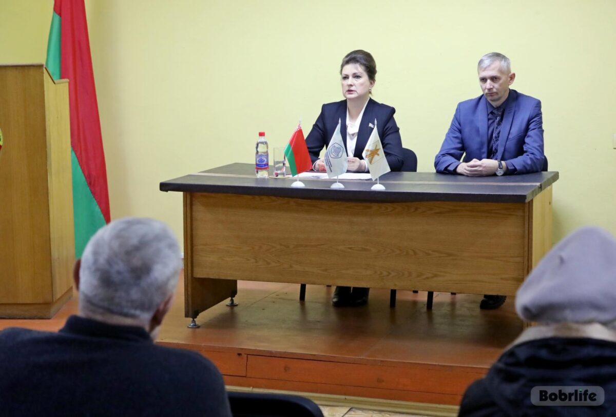 Ірына Рынейская правяла сустрэчу з працоўным калектывам ЖРЭУ Ленінскага раёна
