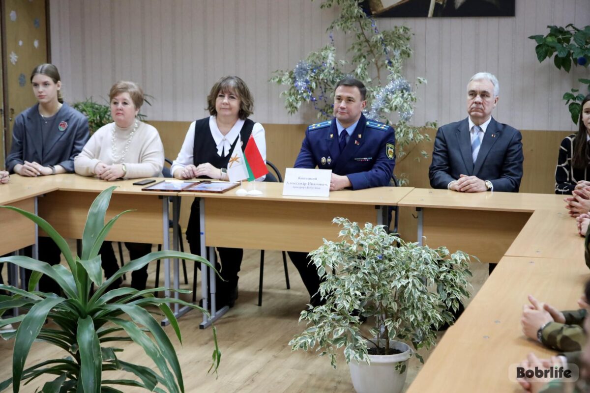 Крок у прафесію. Пракурор Бабруйска паразмаўляў з навучэнцамі сярэдняй школы №27