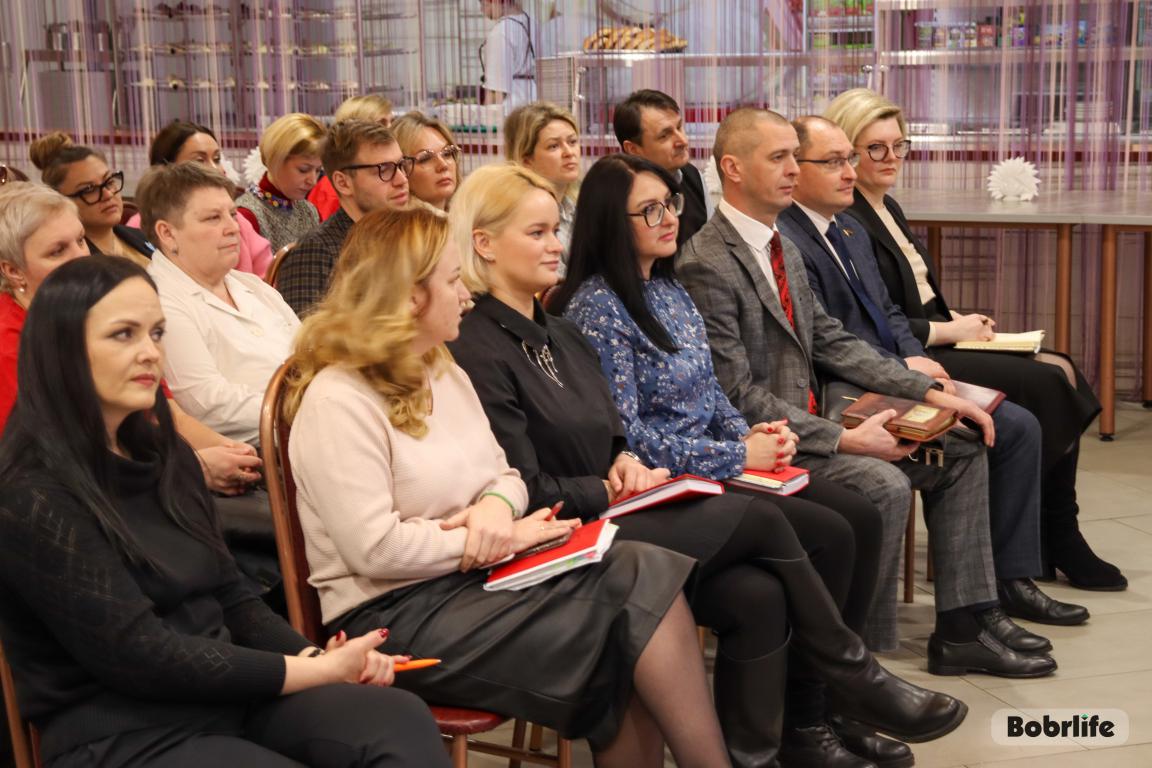 Адкрыты дыялог. У Бабруйску працягваюцца сустрэчы з даверанымі асобамі кандыдатаў у Прэзідэнты