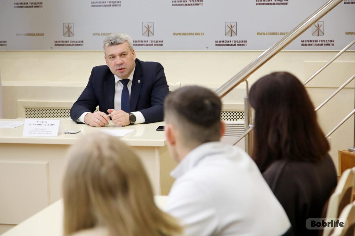 На асабістым кантролі. Старшыня Бабруйскага гарвыканкама правёў прыём грамадзян