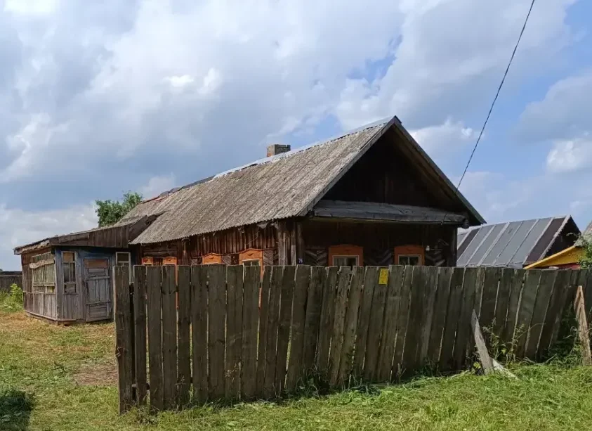 О пустующих домах и бесхозных авто можно сообщить на горячую линию 20 марта