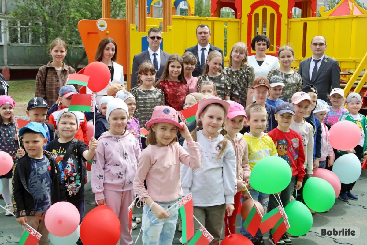У Бабруйску адкрылі новую дзіцячую пляцоўку на вуліцы Энергетыкаў