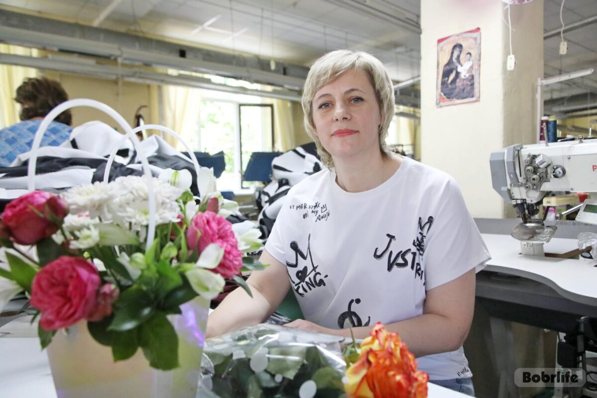 В преддверии Дня работников легкой промышленности. Встретила юбилей на любимой «Славянке»