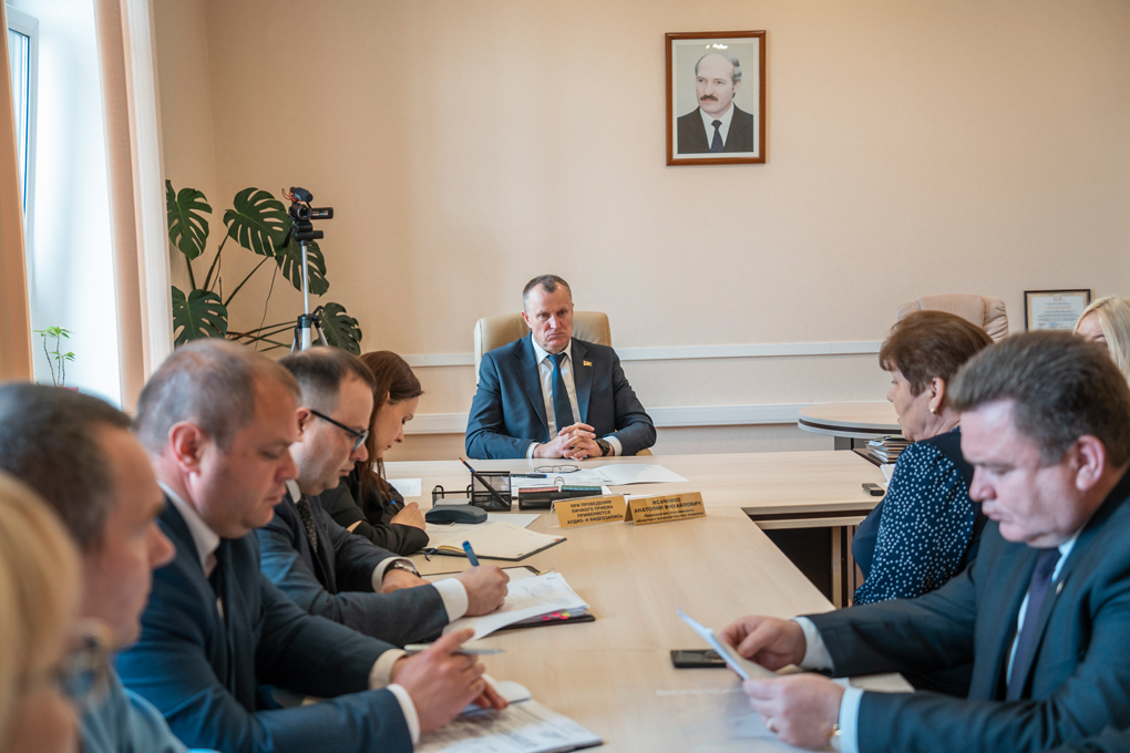 Пытанні захавання балансу інтарэсаў паміж развіццём бізнесу і камфортам насельніцтва разгледжаны на асабістым прыёме старшыні Магаблвыканкама