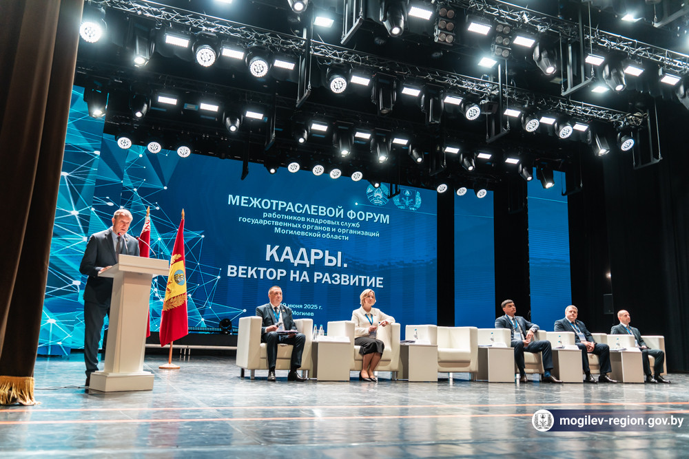 Анатолий Исаченко: квалифицированные кадры – от рабочего и инженера до ученого и управленца-руководителя – нужно выращивать повседневным и кропотливым трудом