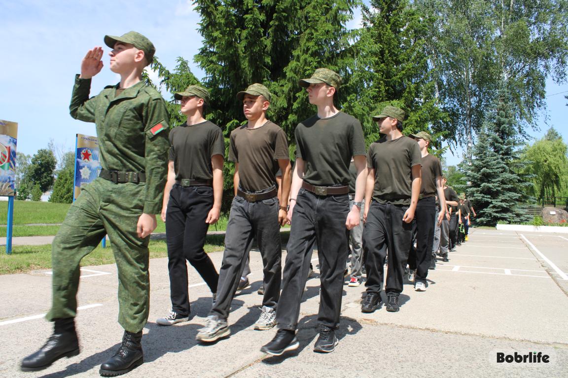 В 83-м полку открылась первая смена лагеря «Патриот» — армейская закалка для бобруйских школьников