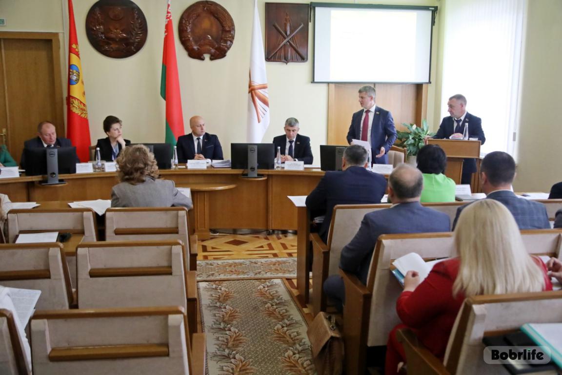 Работу з пустымі дамамі і незавершаным індывідуальным жыллёвым будаўніцтвам разгледзелі ў Бабруйскім гарвыканкаме