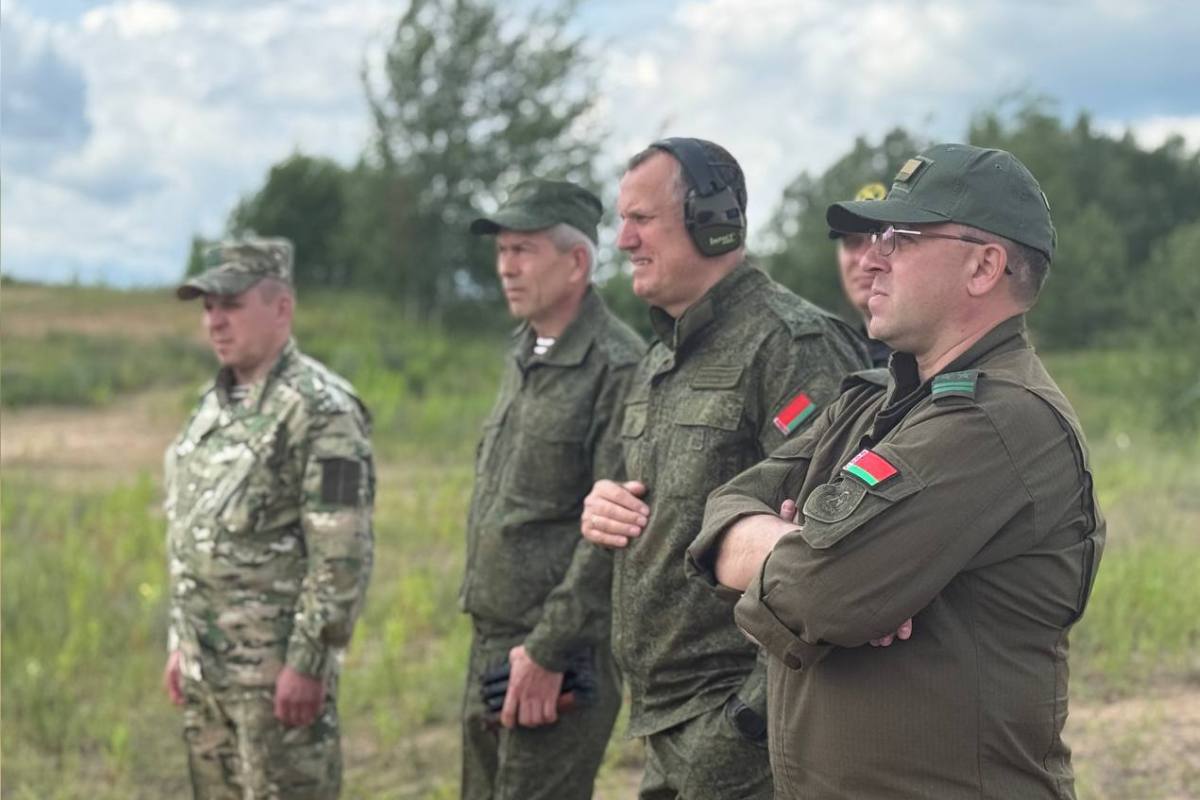 Председатель Могилевского облисполкома подвел итоги соревнований по стрельбе, прошедших в рамках учебно-методического сбора по территориальной обороне