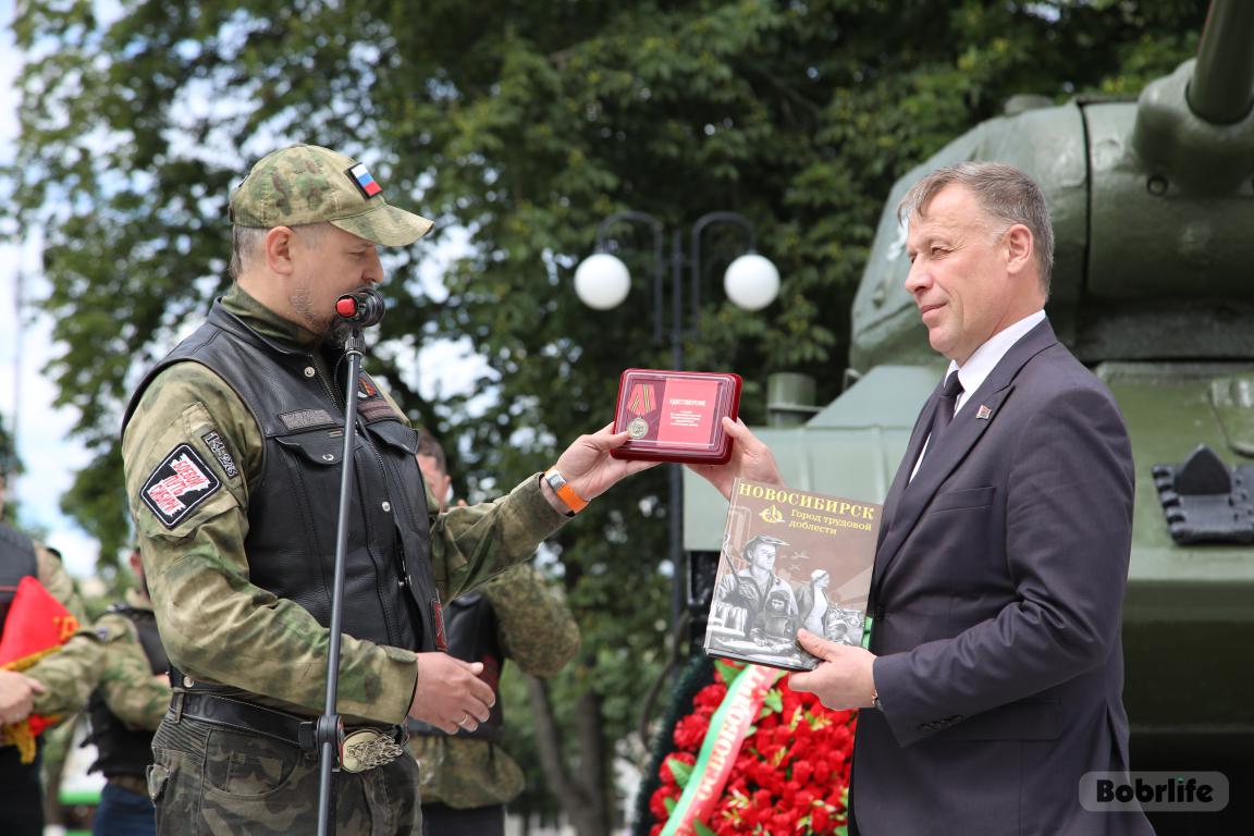 Бобруйск посетили участники мотопробега «Боевой путь Сибири» Новосибирского отделения Международного мотоклуба «Ночные Волки»