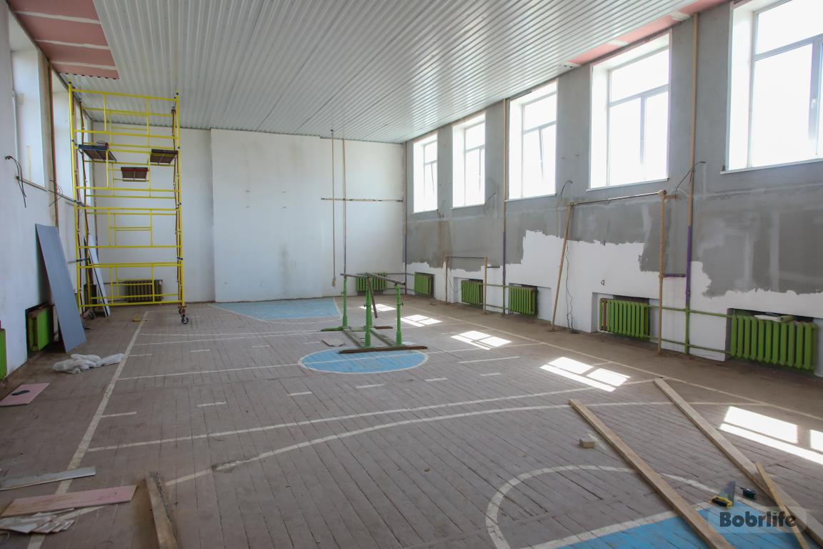 В школе №3 работа кипит. В этом году в учреждении образования производится капитальный ремонт кровли и чердачного перекрытия