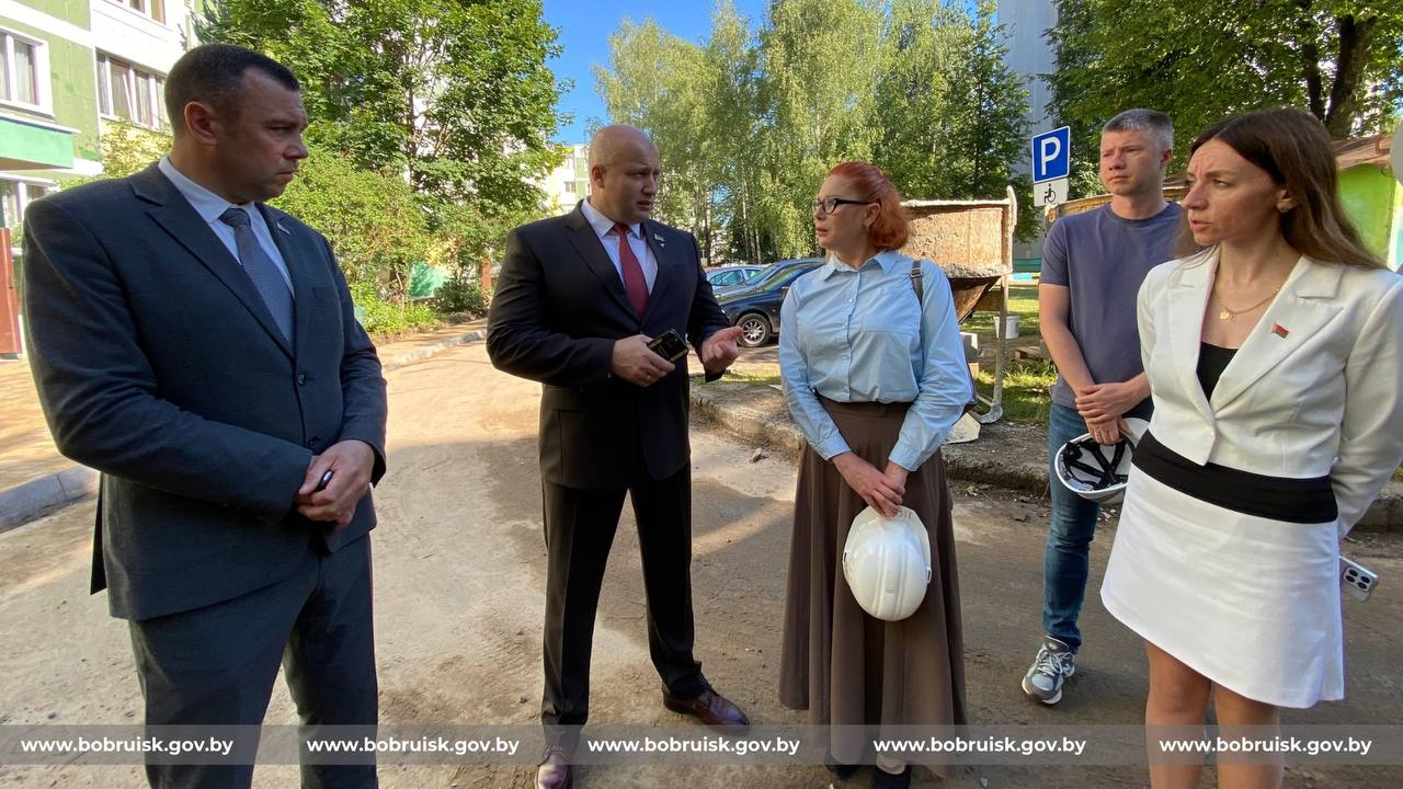 Качество и сроки: Максим Гурин проинспектировал объекты в Первомайском районе Бобруйска