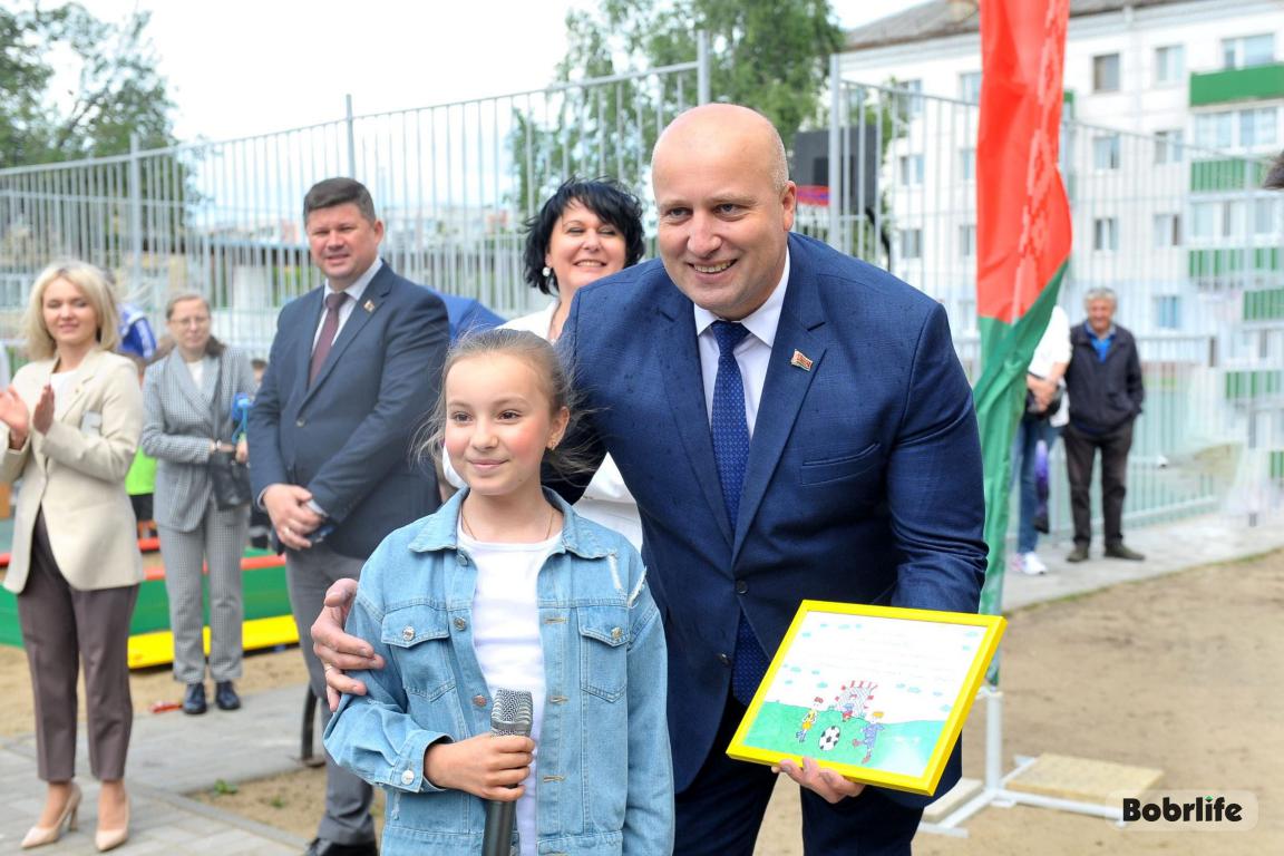 Для активных игр и спорта. Многофункциональную площадку для бобруйчан открыли на улице Интернациональной