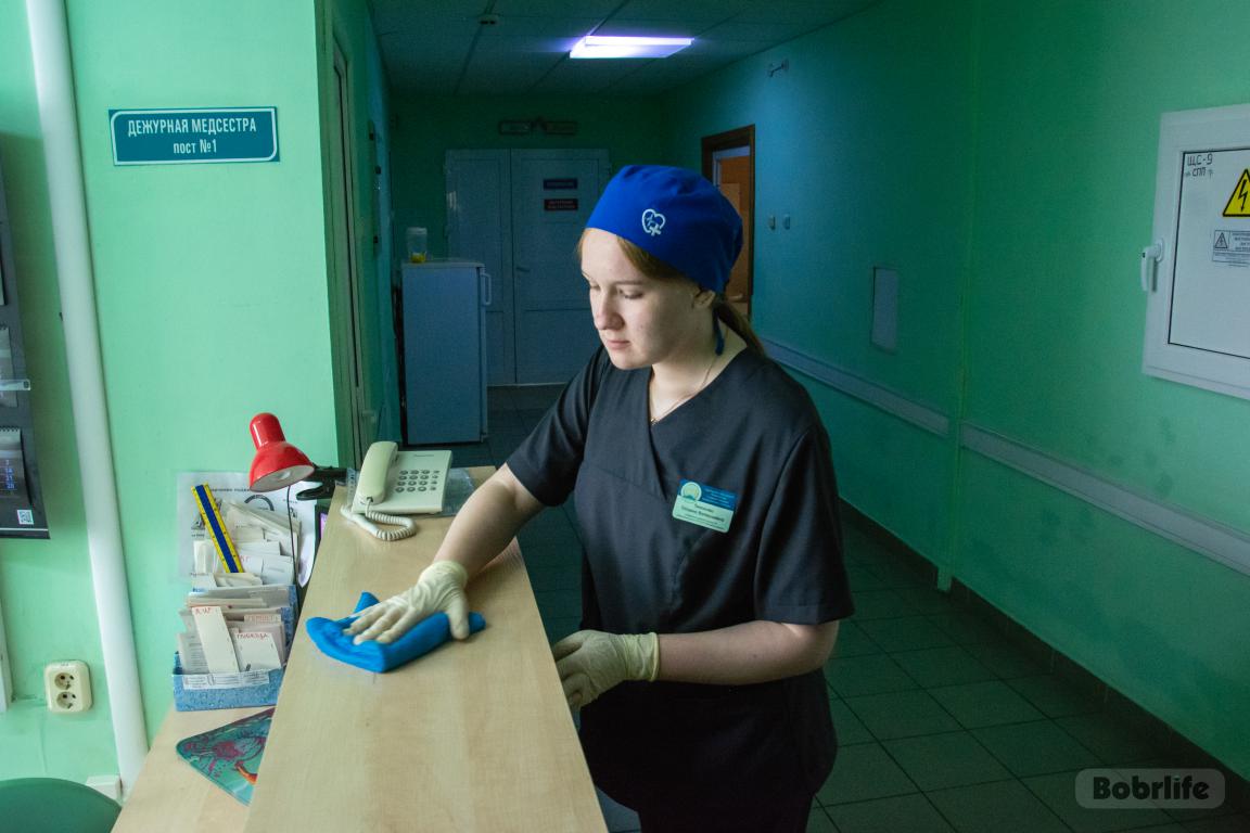 Не в теории, а на практике. Посмотрели, как в Бобруйской центральной больнице трудятся бойцы студотрядов
