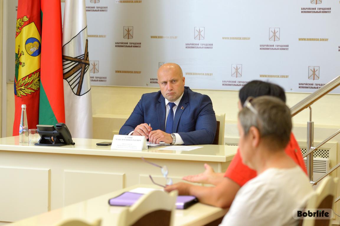 Важна поддержка. Председатель Бобруйского горисполкома провел прием граждан