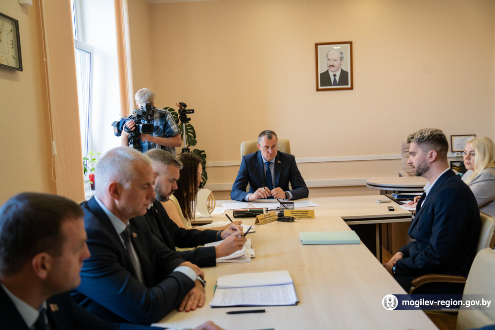 Анатолий Исаченко о приеме граждан: если человек обращается, значит, уже есть вопрос и его надо решать