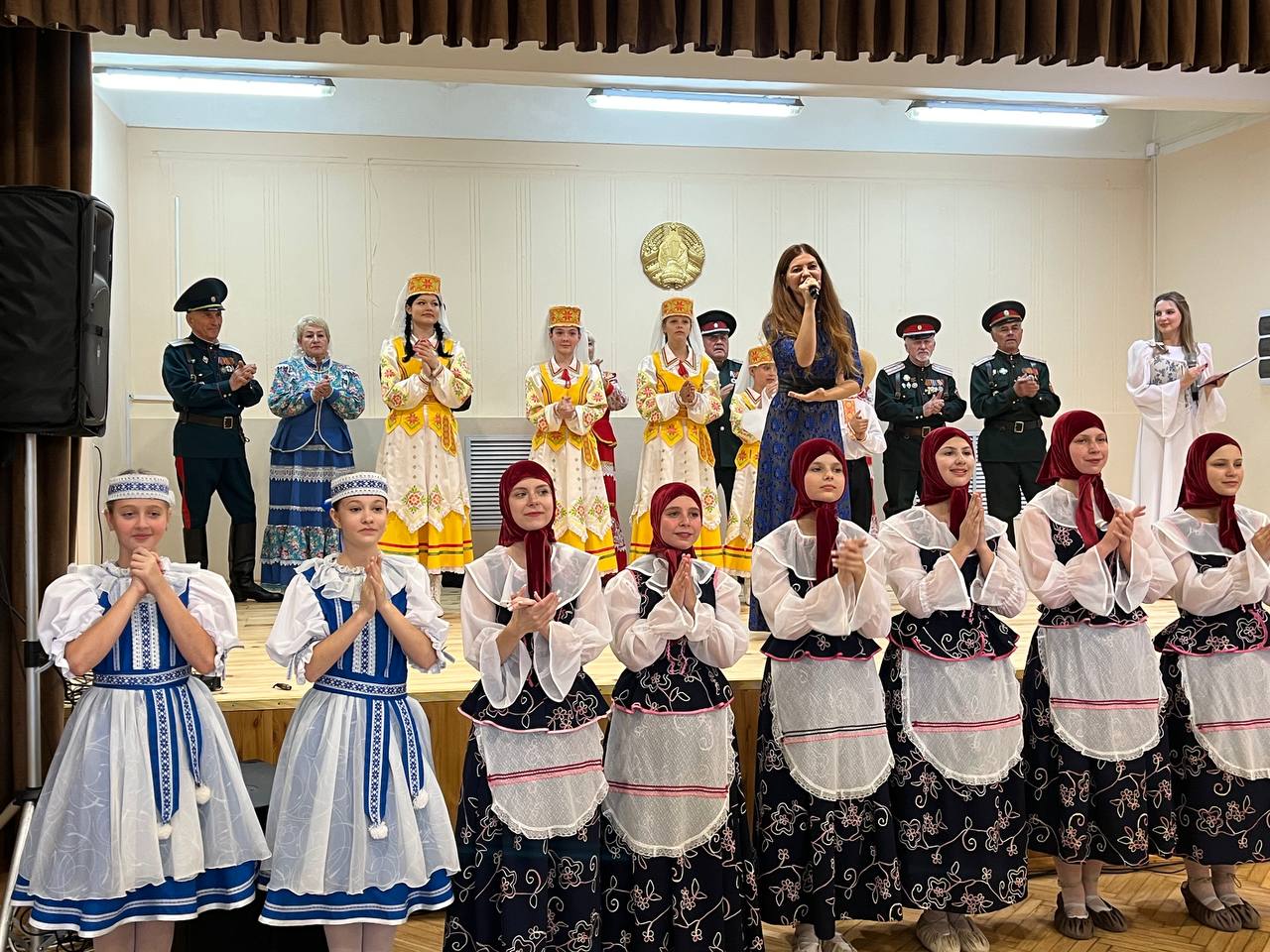 От души! Концерт ко Дню народного единства прошел на «Красном пищевике» в Бобруйске