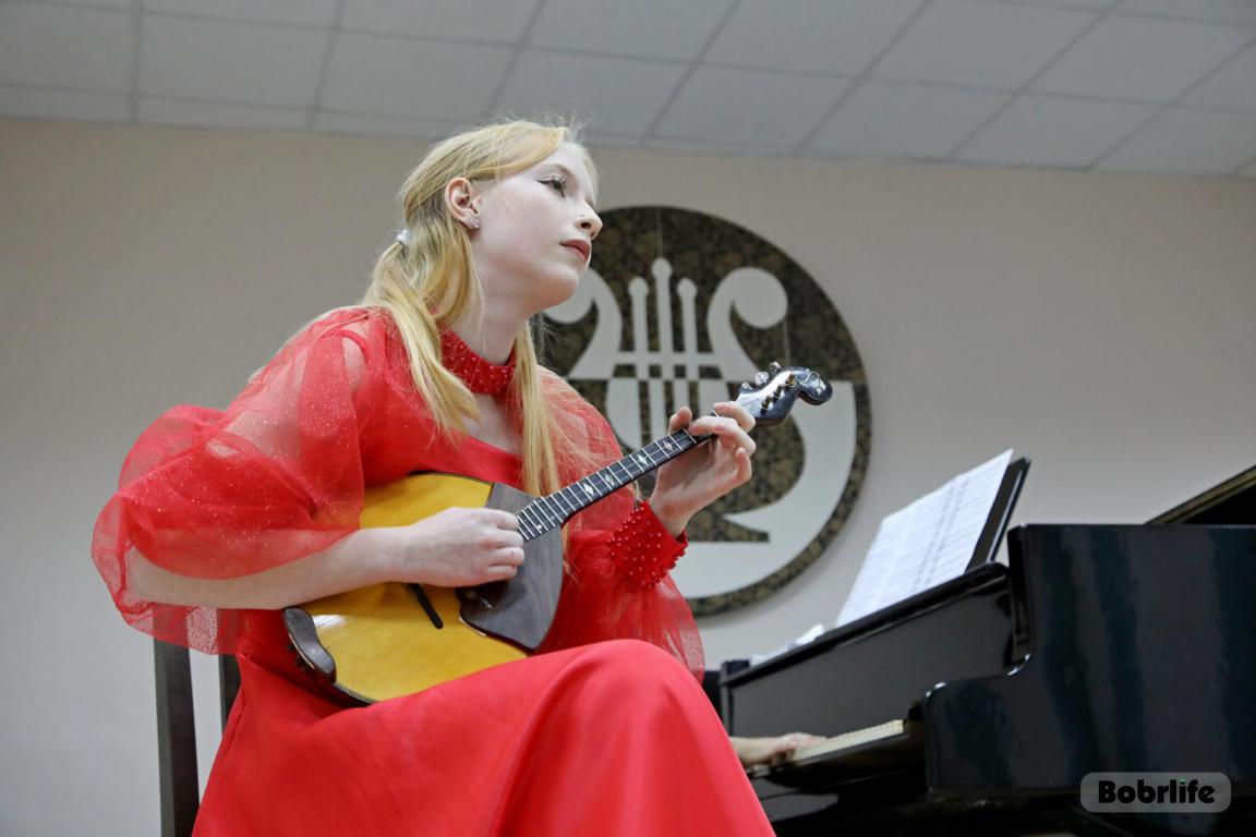 С любовью к музыке. Творческая встреча с гостями из областного колледжа искусств прошла в Бобруйске