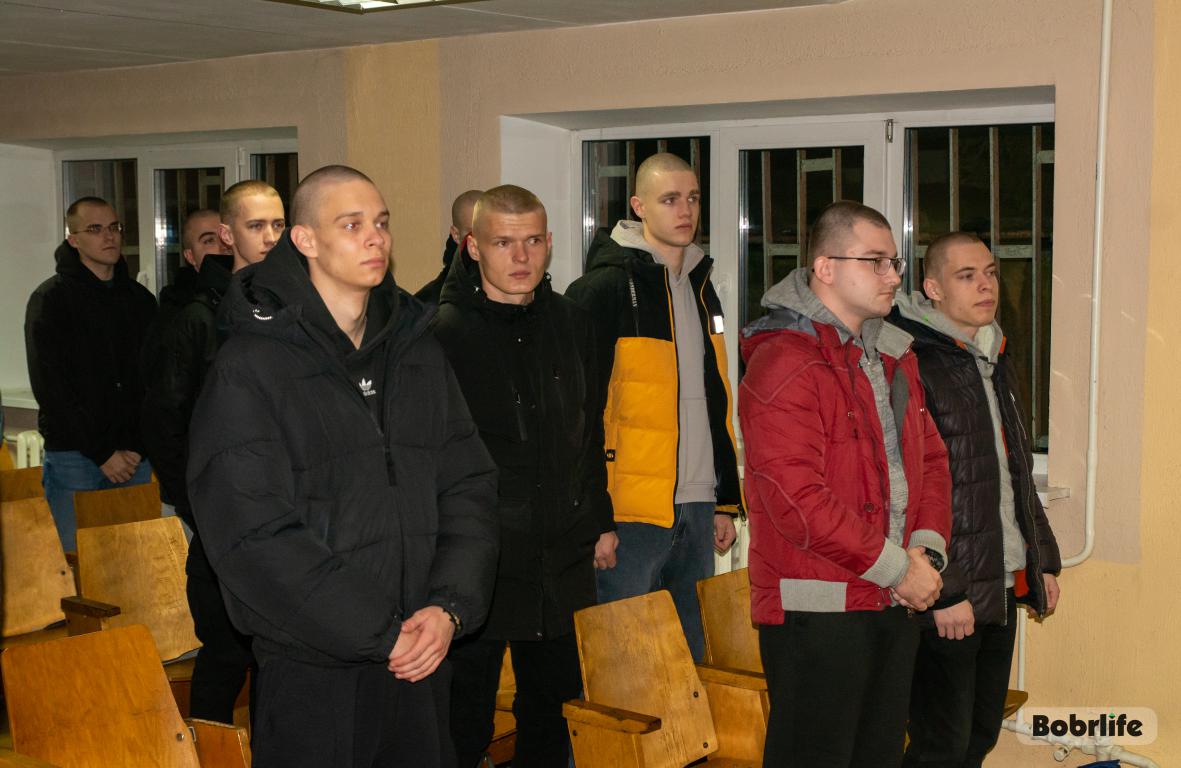 В Бобруйске прошла отправка новобранцев на срочную военную службу