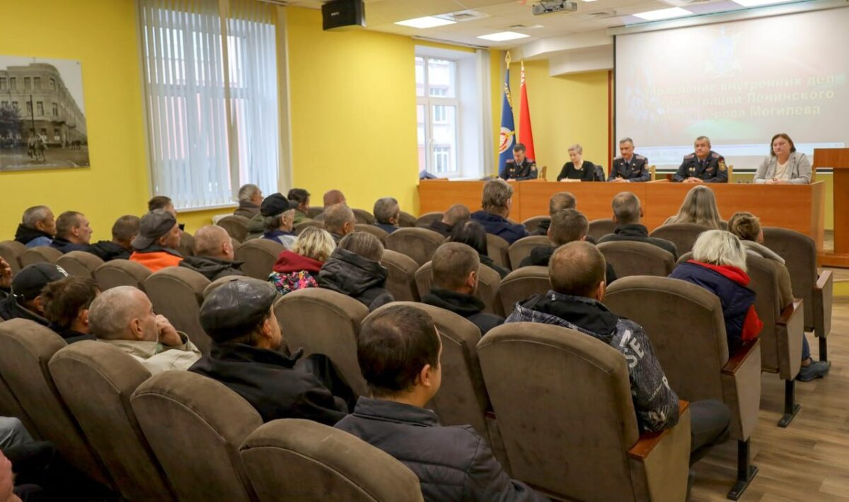 «Труд — основа жизни!» Под таким названием в Могилеве и Бобруйске прошли профилактические мероприятия с трудоспособными гражданами, не занятыми в экономике