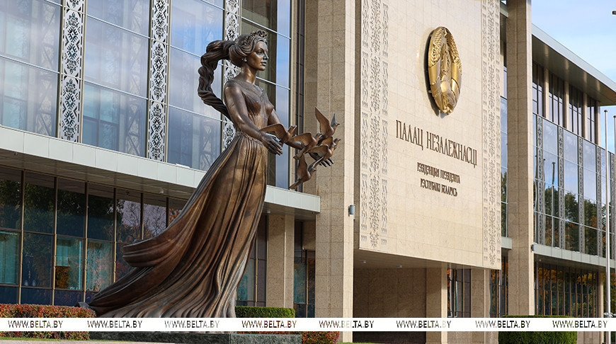 Программа развития до 2030 года и подготовка встречи с учеными. Александр Лукашенко заслушал доклады Головченко и Караника