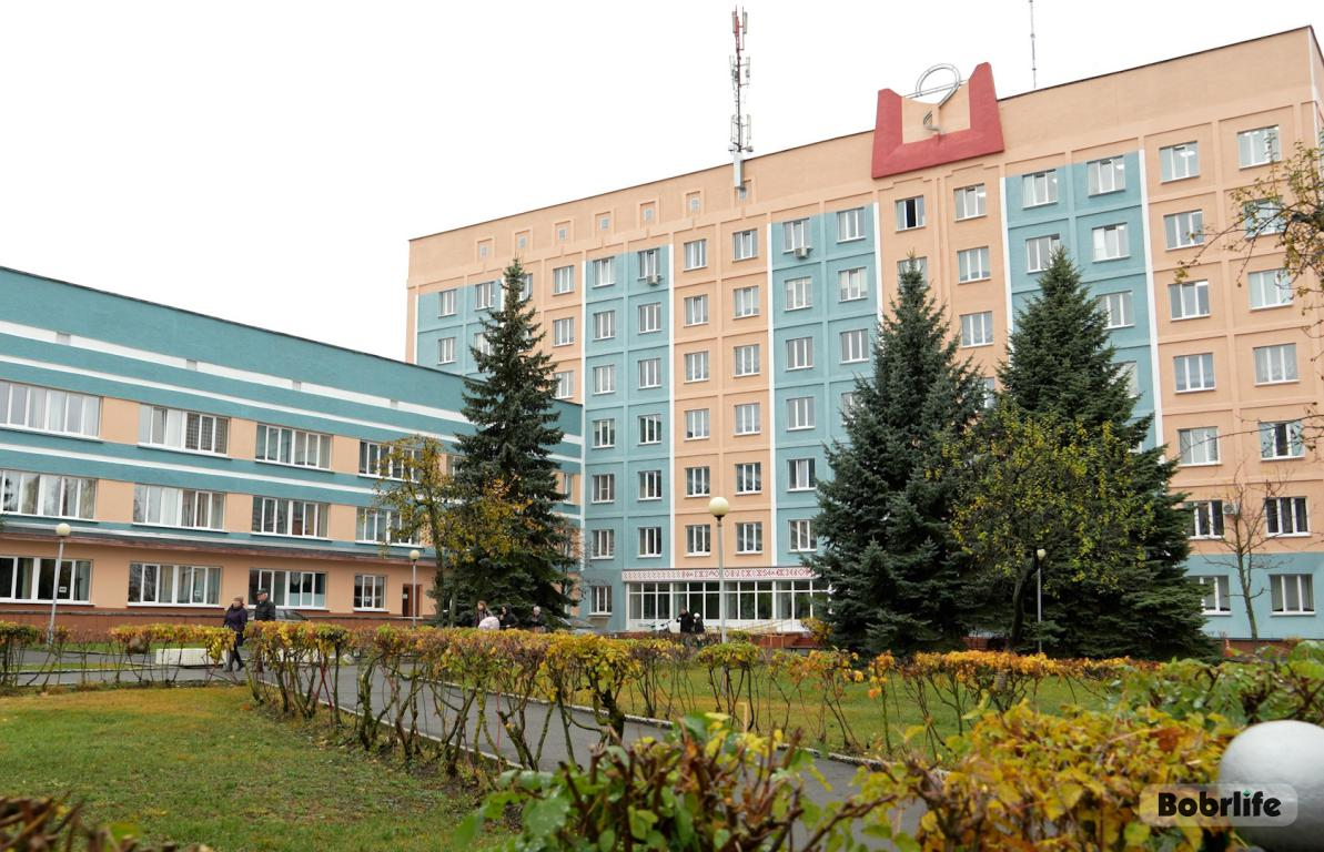 В гармонии красок. Бобруйская городская детская поликлиника №1 обновила фасад здания