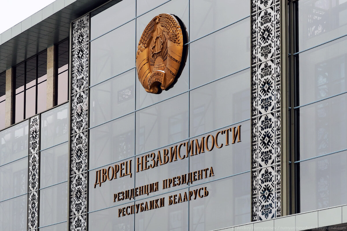 Сельское хозяйство, проекты управделами, учения «Запад-2025» и залеты БПЛА. Александр Лукашенко заслушал ряд докладов