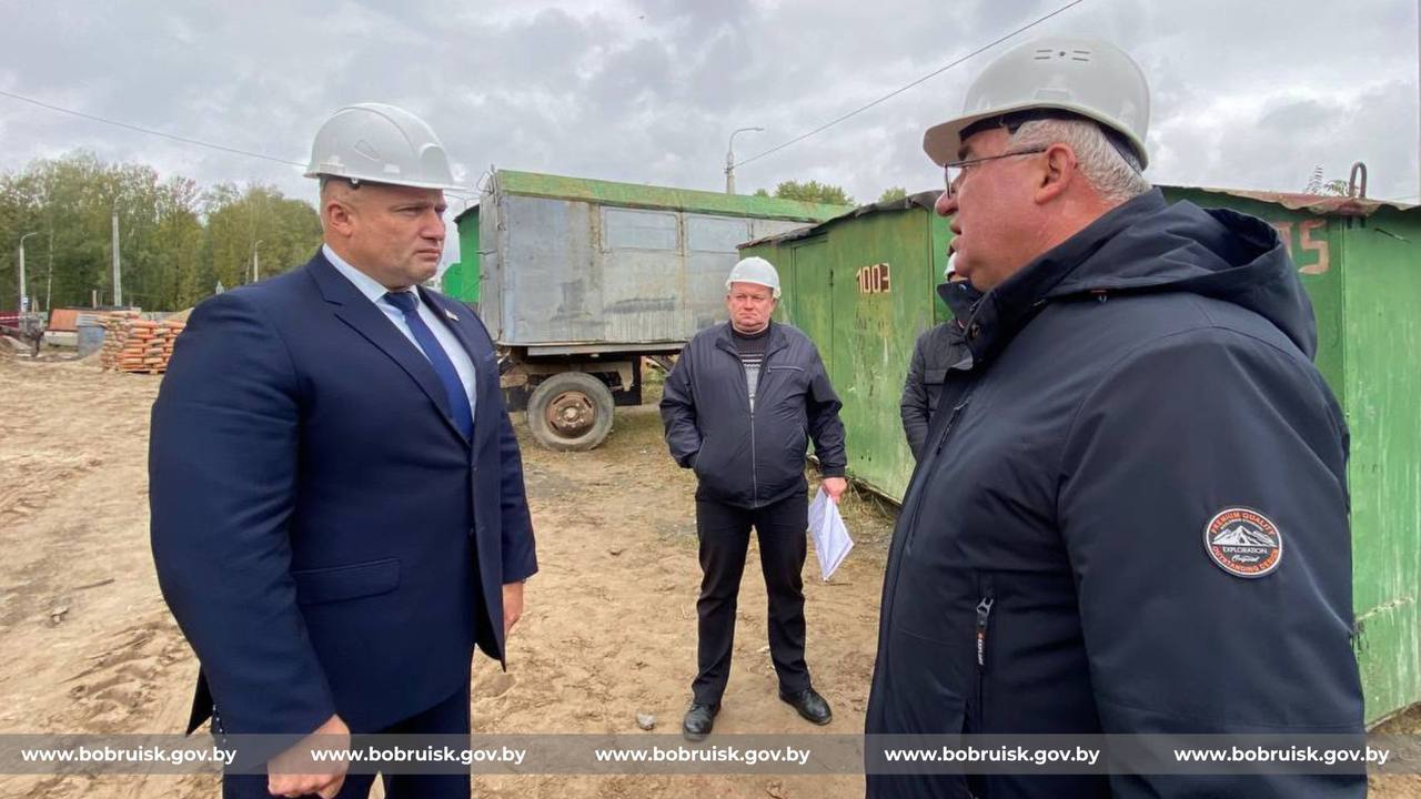 На личном контроле: Максим Гурин провел рабочее совещание на строительной площадке нового 18-этажного дома