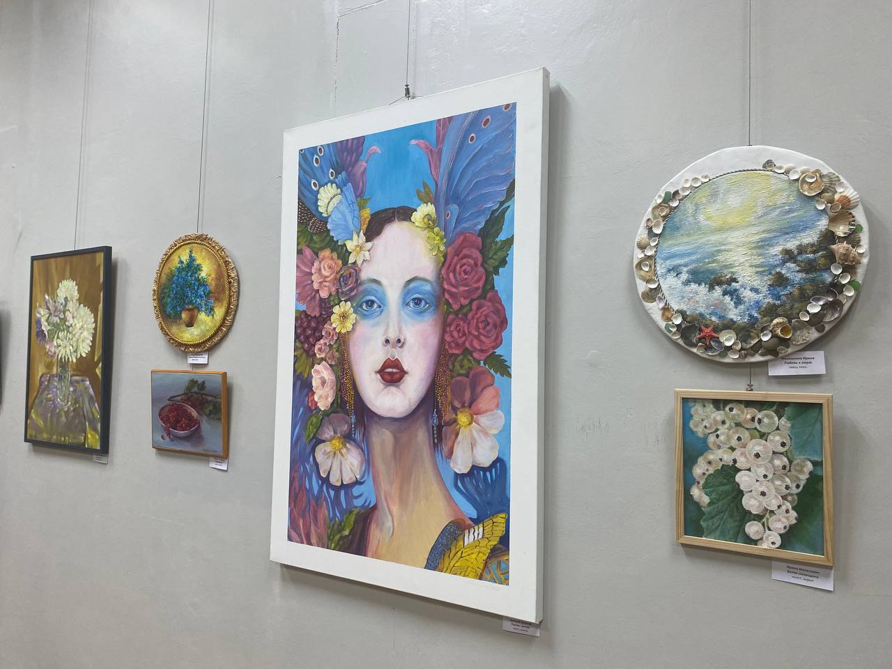 Вернисаж искренности. Выставка художников-любителей «Мир дому твоему» начала свою работу в Бобруйске