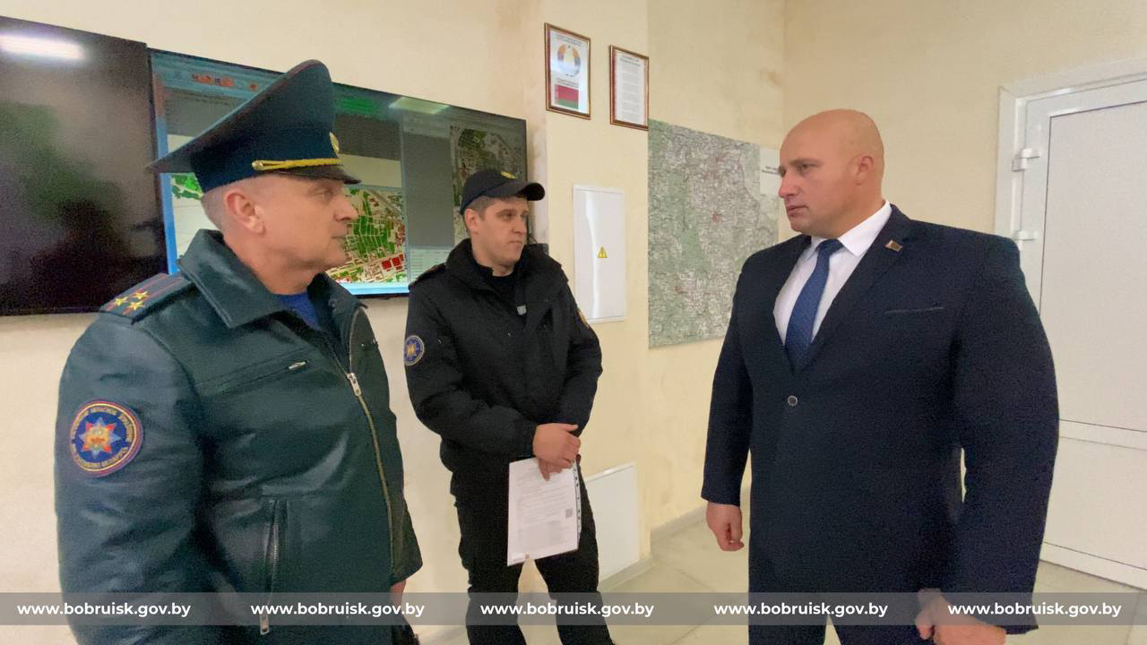 Безопасность города под контролем: Максим Гурин посетил Бобруйский горрайотдел по чрезвычайным ситуациям