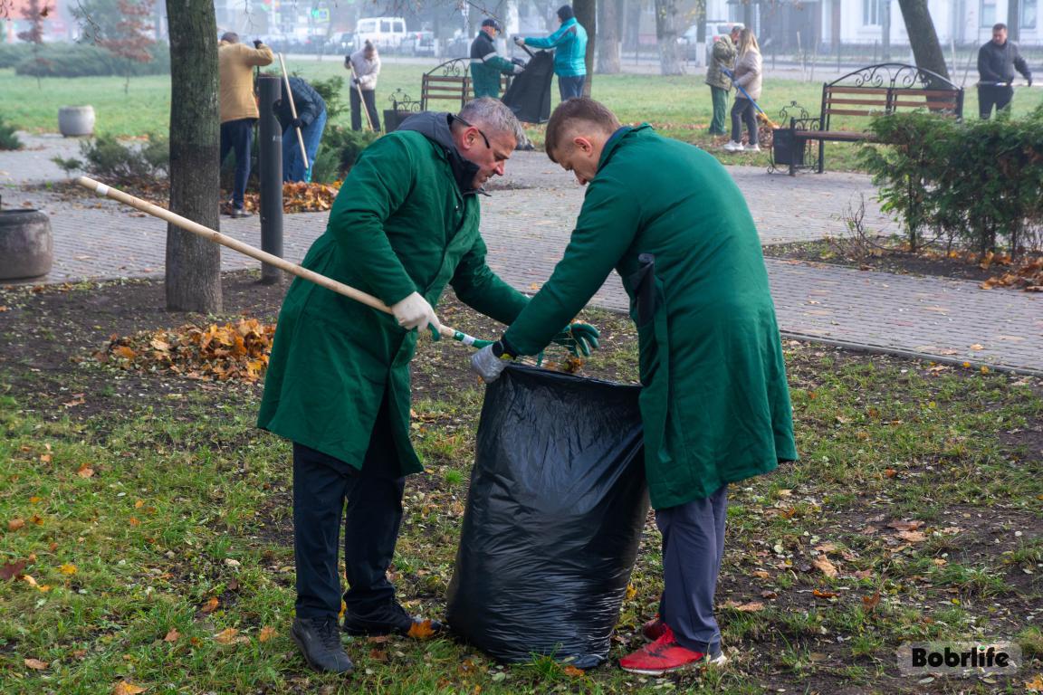 Предпраздничные хлопоты. Накануне красного дня календаря в Бобруйске навели порядок на улицах
