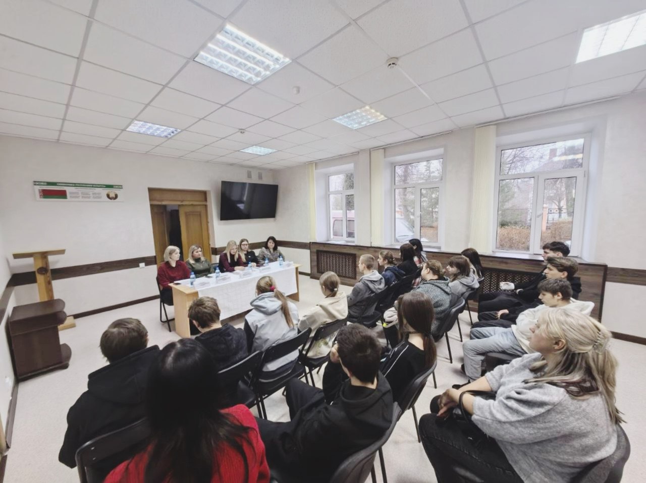 Права и гарантии. В Бобруйске прошла встреча с детьми-сиротами – будущими выпускниками