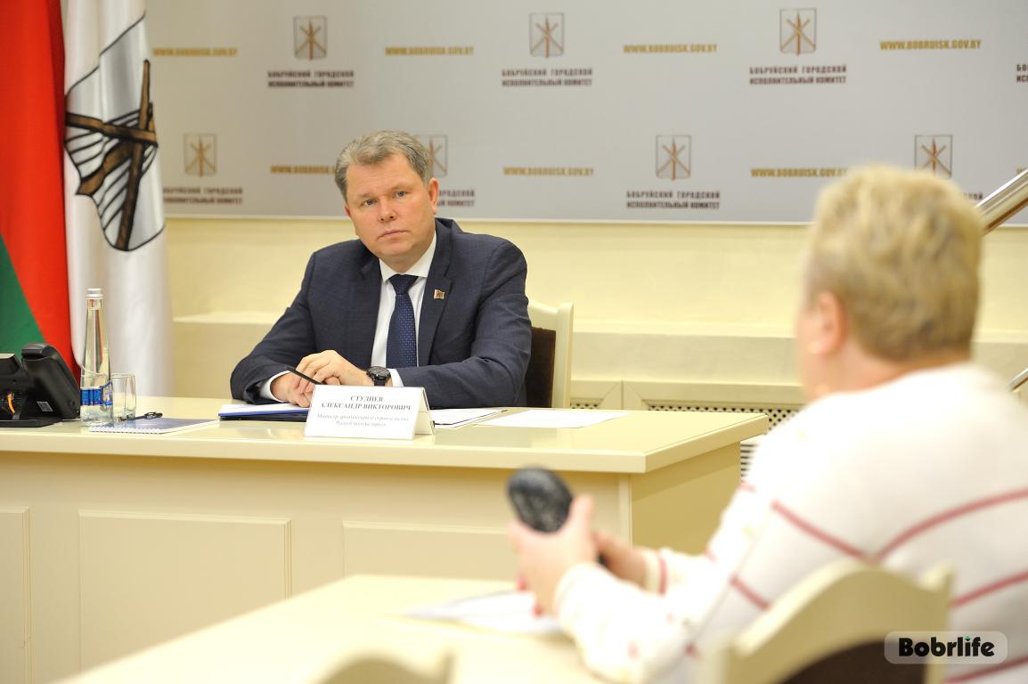 Оперативные решения. Александр Студнев провел выездной прием граждан в Бобруйске