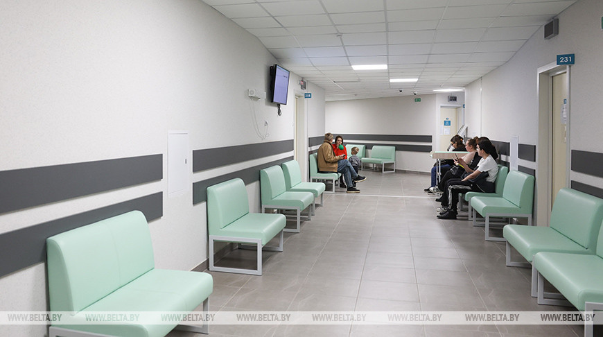 Как будут работать учреждения здравоохранения в новогодние праздники, рассказали в Минздраве 