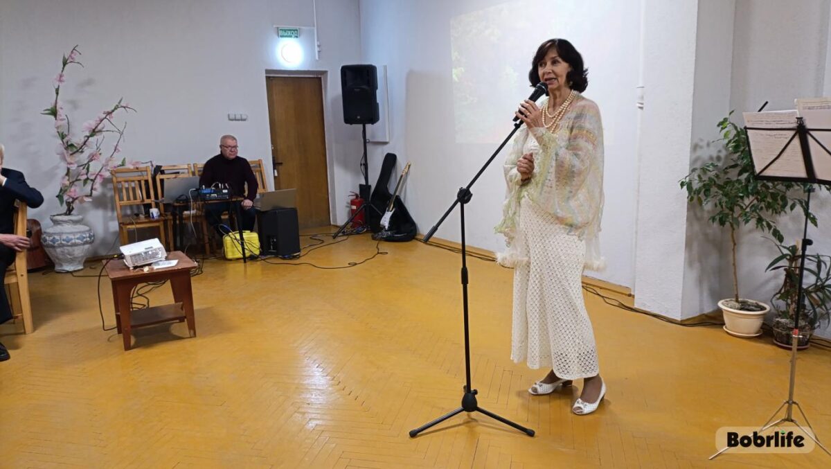 Возрождение творческого кафе. В Центре досуга и творчества зазвучали лирические стихи и песни