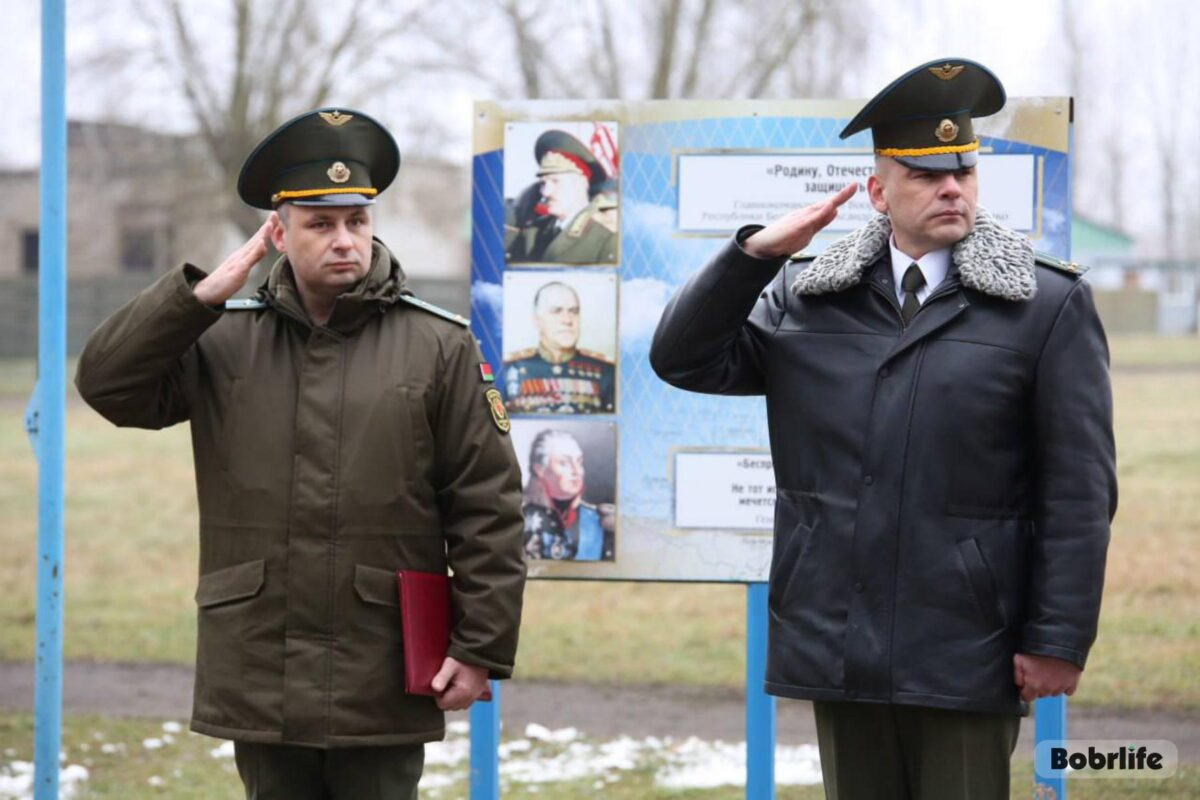 В 83-м полку состоялся ритуал прощания командира с Боевым Знаменем. Кто стал его преемником?