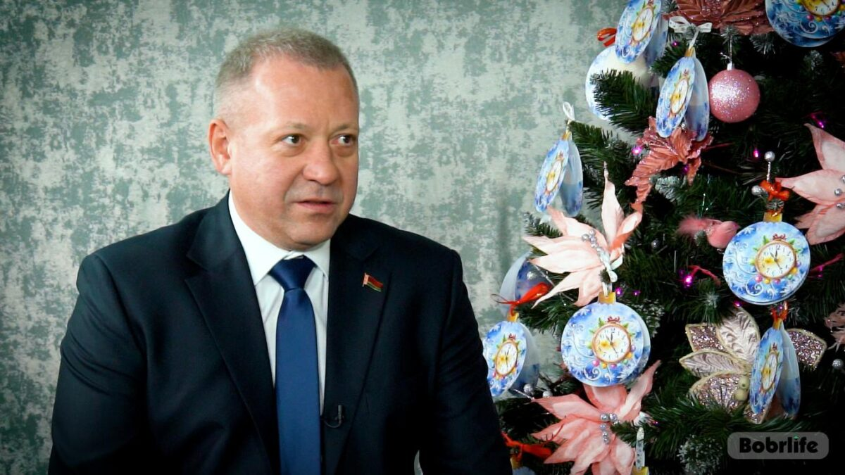 Марафон желаний. В благотворительной акции «Подарим детям сказку» принял участие генеральный директор ОАО «ФанДОК» Валерий Боровик