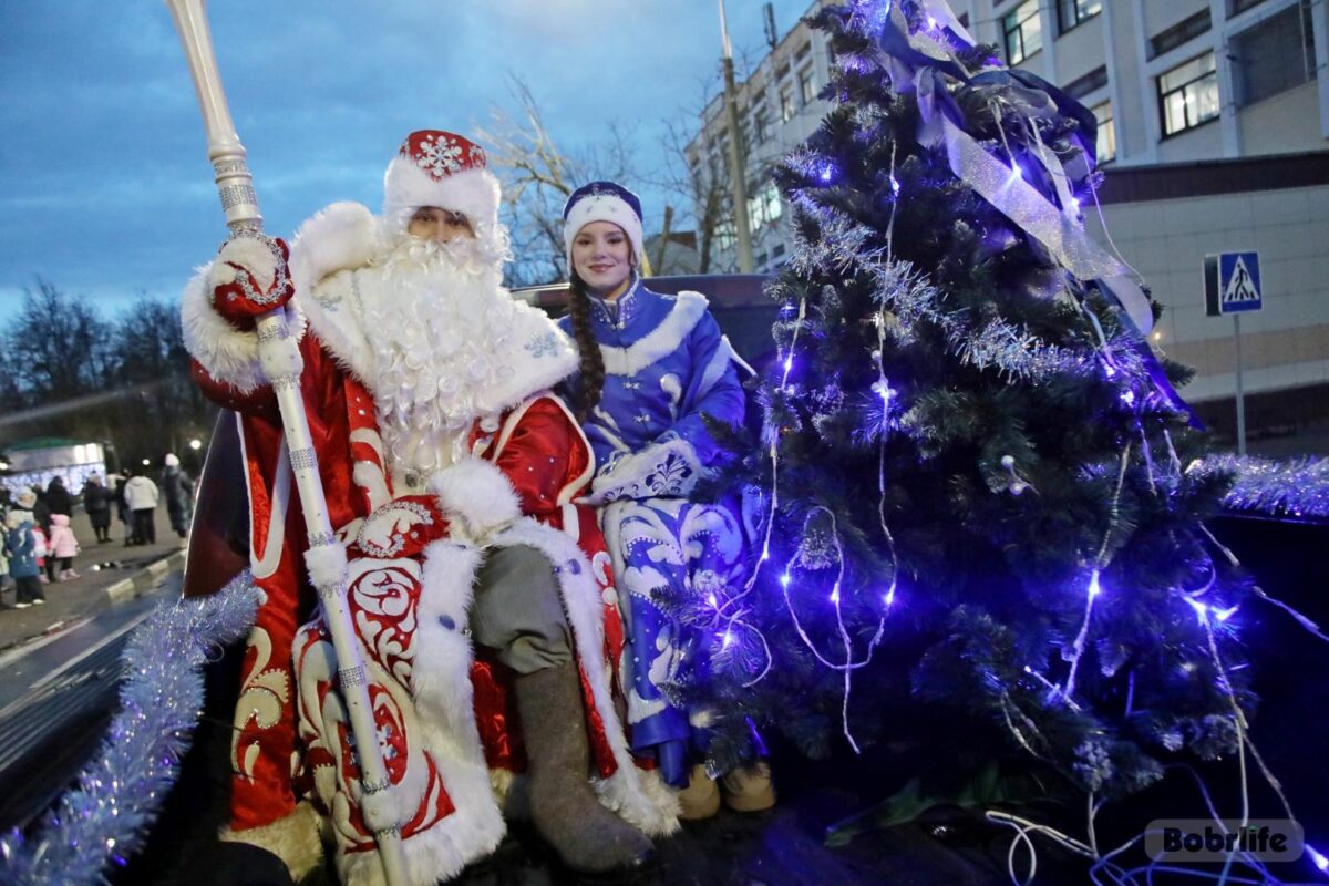 Стало известно, когда в Бобруйске пройдет шествие Дедов Морозов и зажжение огней на главной елке города