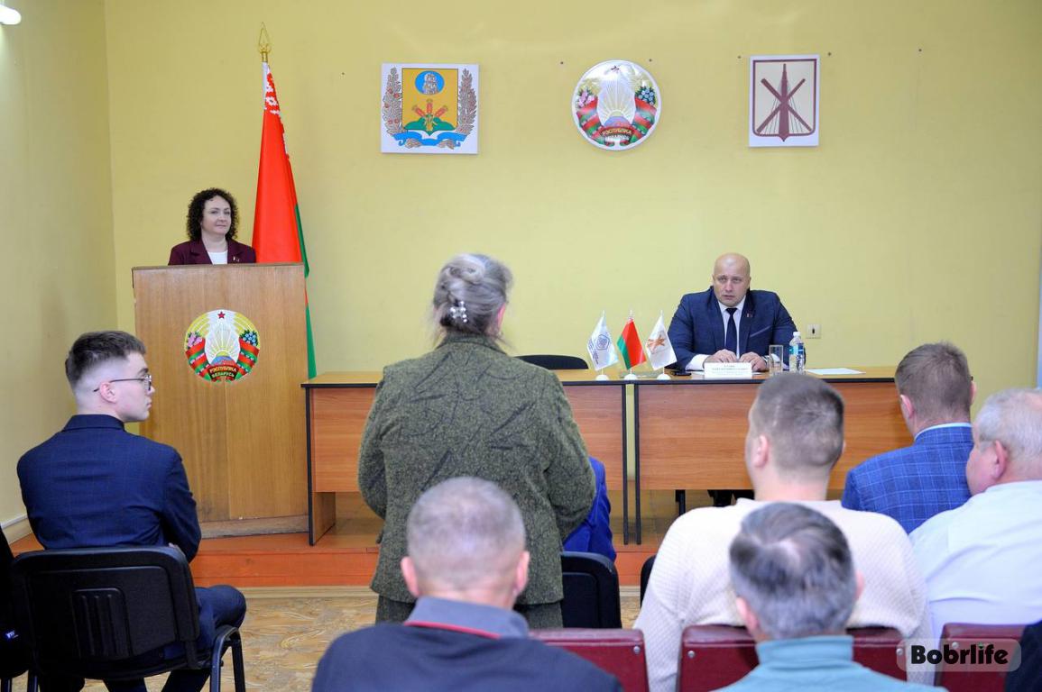 Вывести на динамичную работу. Максим Гурин пообщался с коллективом ЖРЭУ Ленинского района Бобруйска