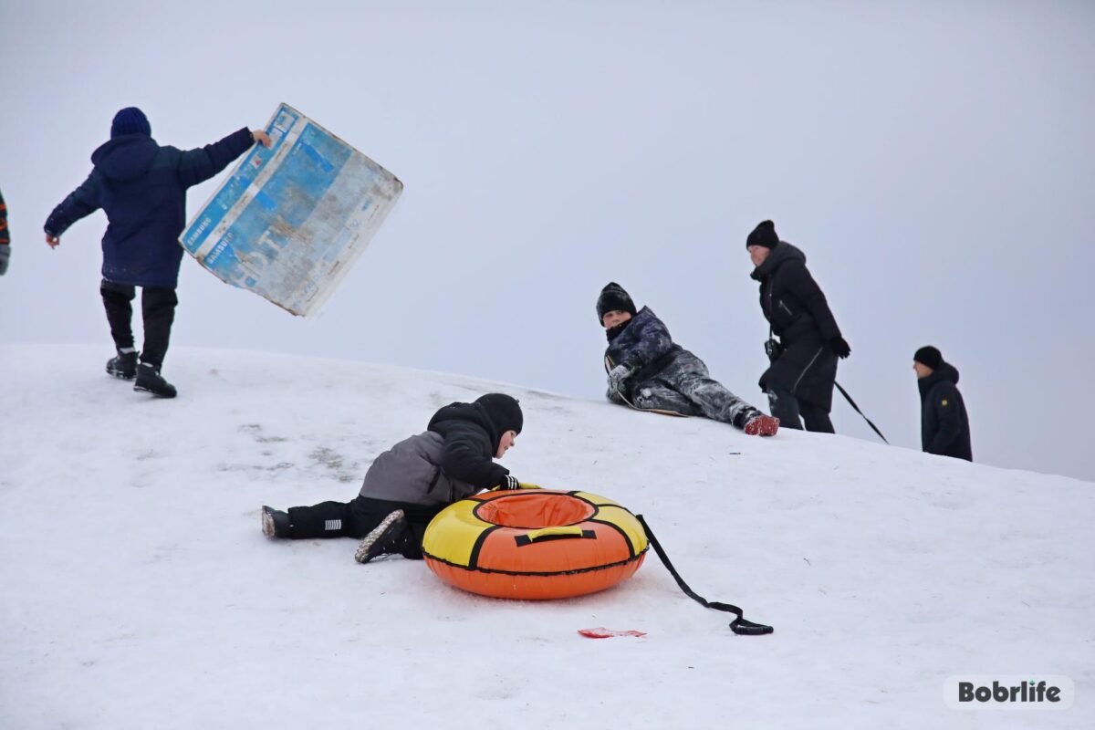 125 детей поступили в РНПЦ неврологии с травмами после катания на тюбингах