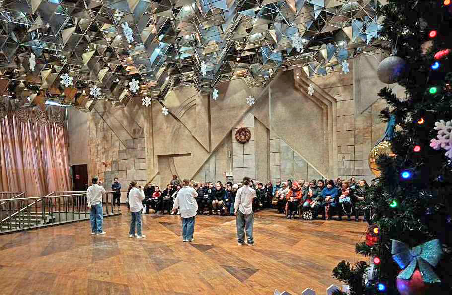 Еще один Новый год. Концерт для подопечных учреждений социальной защиты состоялся во Дворце искусств Бобруйска