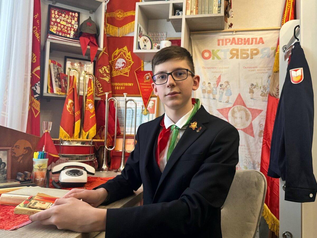 Уголок пионерской истории. Девятиклассник из Бобруйска создал в своей комнате мини-музей
