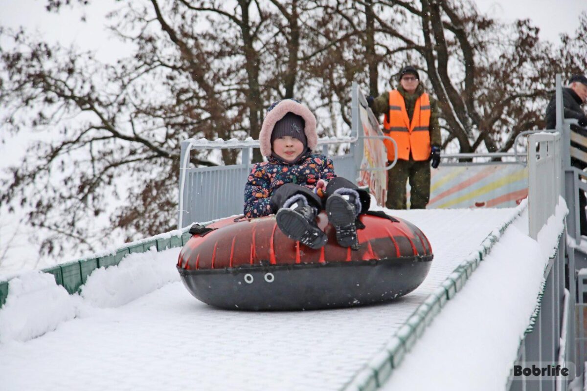 Как правильно кататься на санках и «ватрушках»? Советы Минздрава, чтобы сохранить здоровье