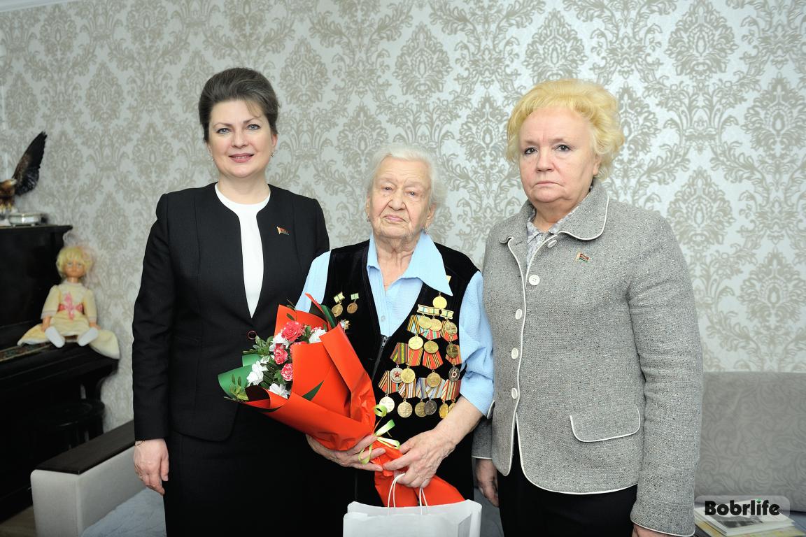 В честь полного освобождения Ленинграда от фашистской блокады. В памятную дату поздравили блокадников, живущих в Бобруйске