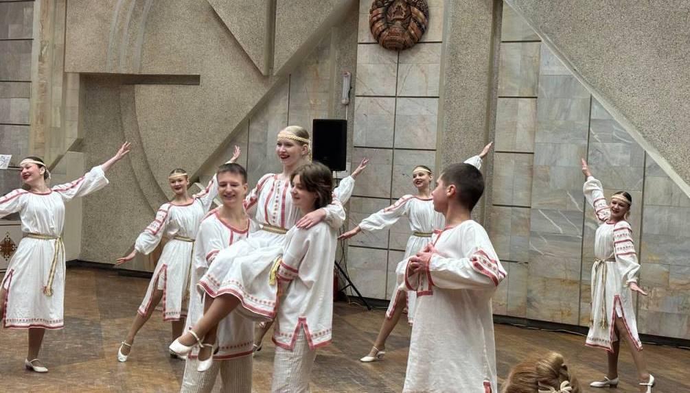 У Бабруйску адзначылі Міжнародны дзень роднай мовы. Творчыя калектывы падарылі гледачам свята беларускага слова