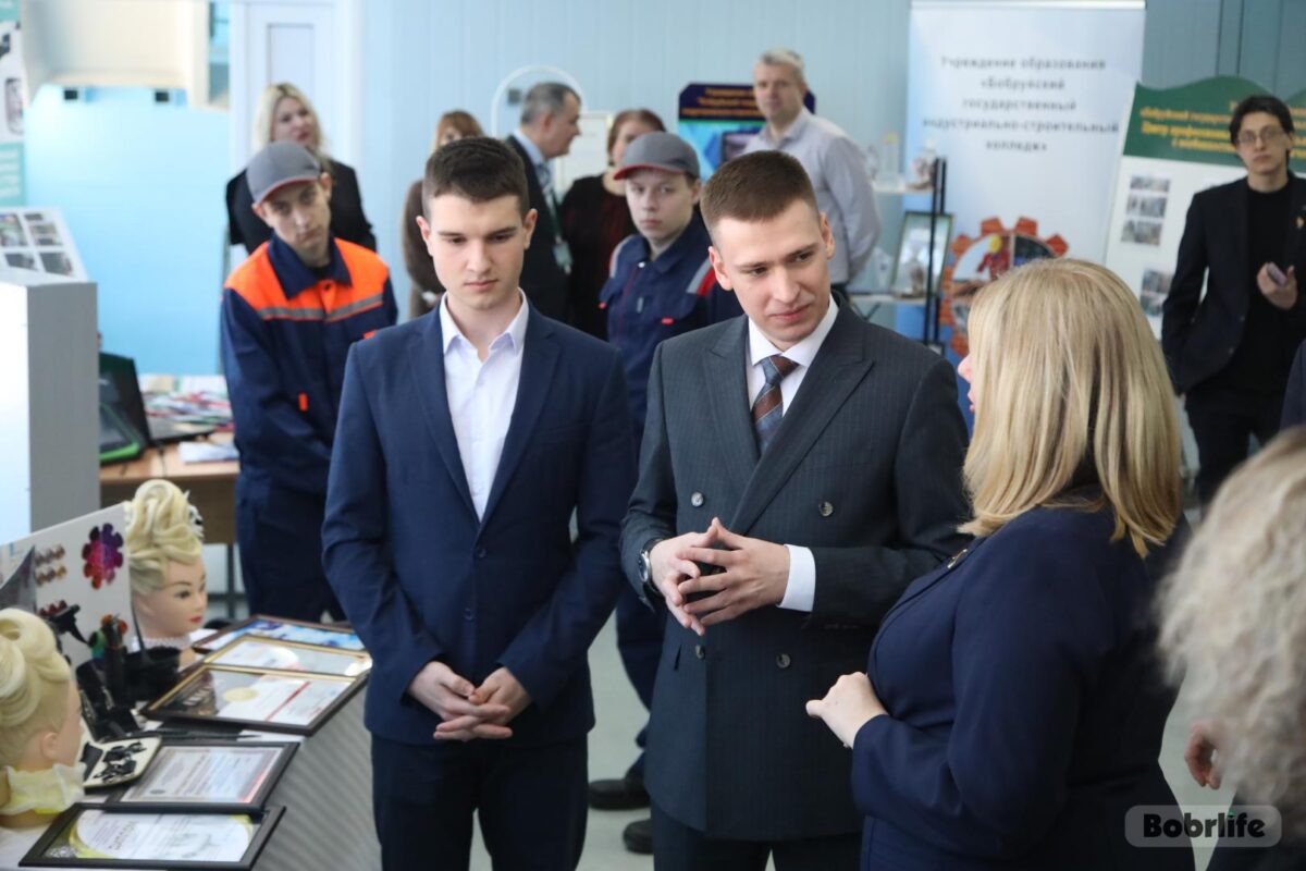 Молодежь без границ. Представители Хабаровска в составе делегации посетили город на Березине