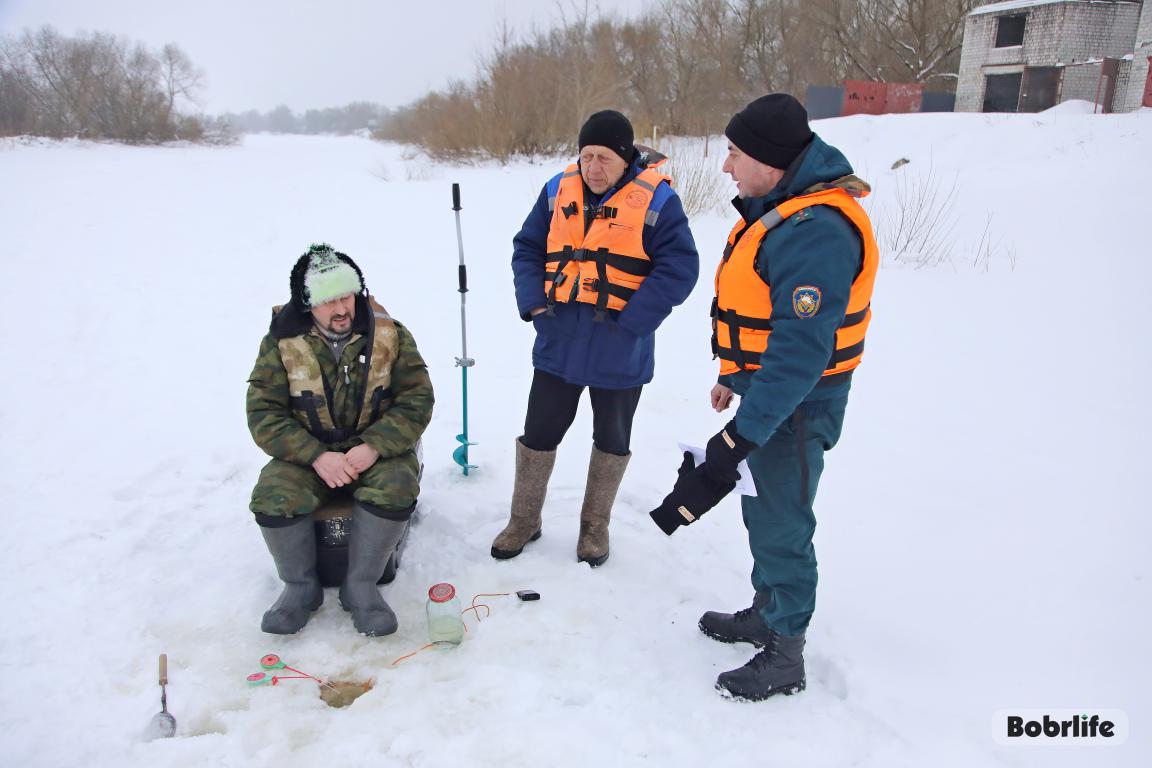 Рыбалка, безопасность, экология. Работников МЧС совместно с Бобруйской горрайинспекцией природных ресурсов и охраны окружающей провели рейд
