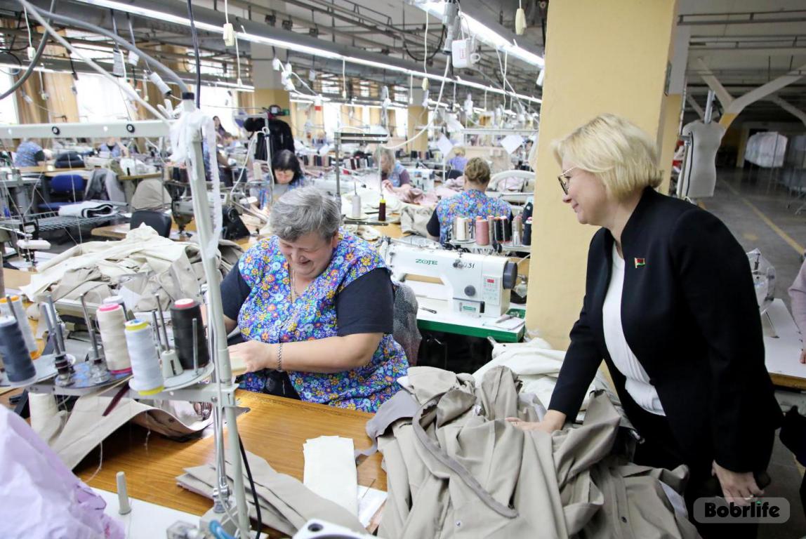 Белорусское – модно и красиво. Председатель концерна «Беллегпром» с рабочим визитом посетила Бобруйск