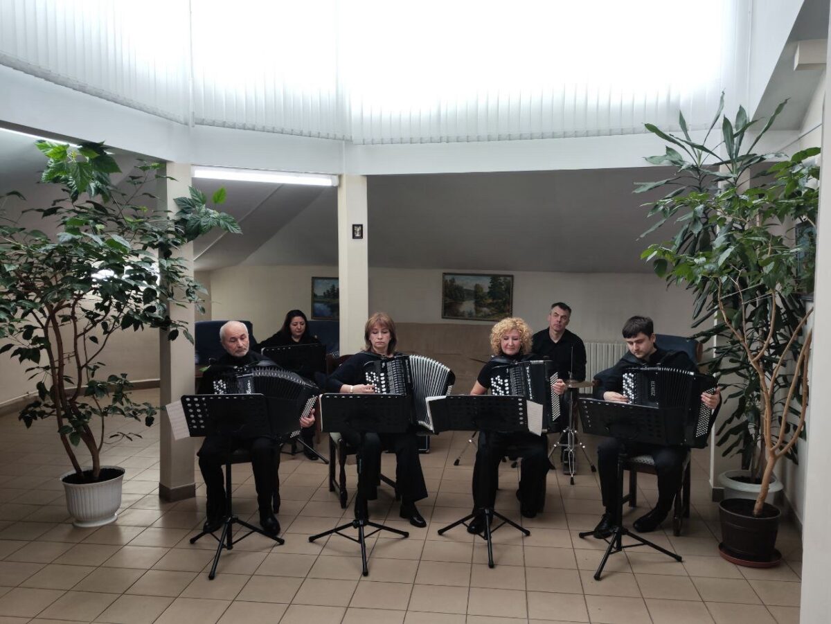 «Песни, опаленные войной». В Детской школе искусств №1 Бобруйска прошел праздничный концерт